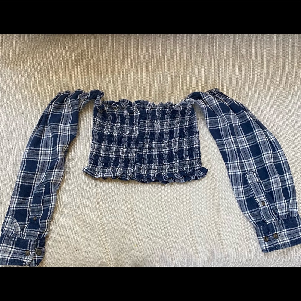 LF long-sleeved cropped top